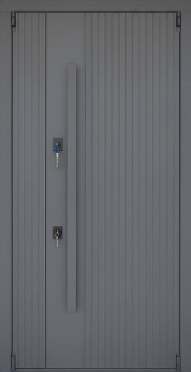 Входная полуторная дверь с длинной ручкой и панелями серого и белого цвета Входная полуторная дверь с длинной ручкой и панелями серого и белого цвета