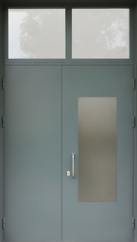 Двустворчатая подъездная дверь с верхней вставкой и армированным стеклом